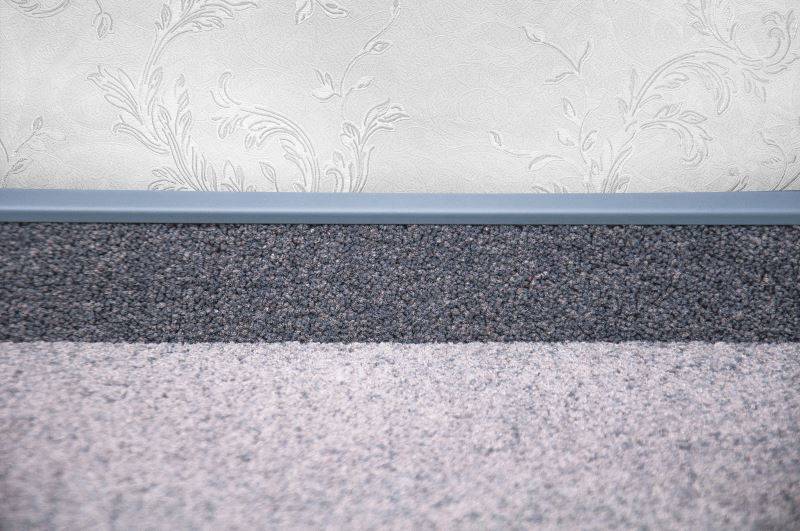 Плинтус для ковролина "Korner" Listwa графит (2500*13,8*50 мм) — купить в Уфе