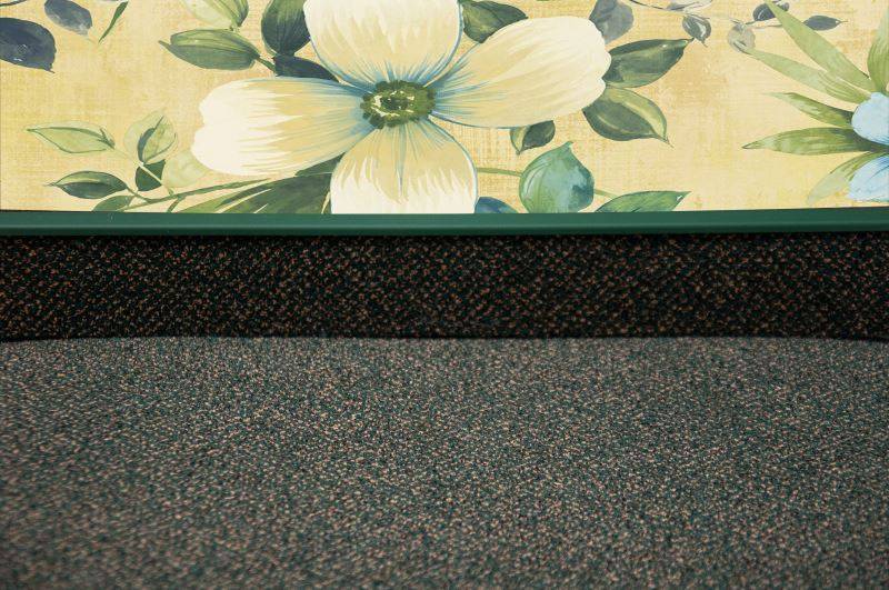 Плинтус для ковролина "Korner" Listwa зеленый (2500*13,8*50 мм) — купить в Уфе